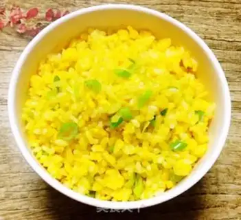 Make Scrambled onions and egg fried rice step 10