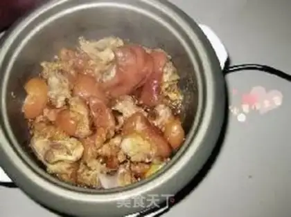 Make Red burning pig hands step 6