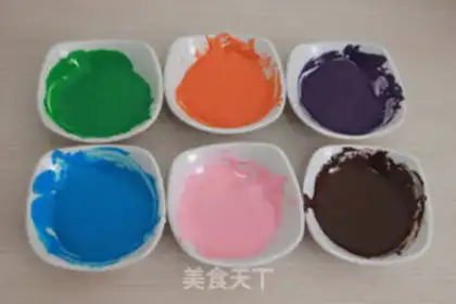 Make Halloween painting cookies step 3