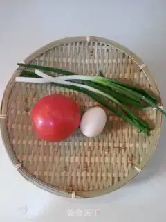 Make Tomato egg soup step 0