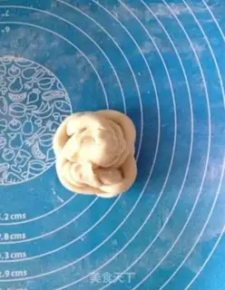 Make The embroidery bun step 10
