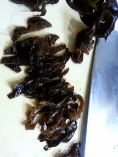Make Frozen needle mushrooms step 2