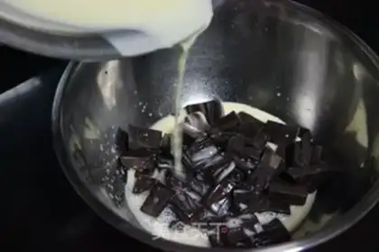 Make Chocolate mousse cake step 3