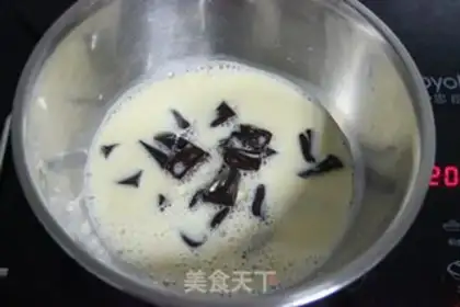 Make Chocolate mousse cake step 4