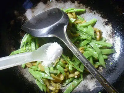 Make Squeeze and fried lentils step 7