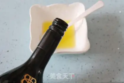 Make Diamond banana toast box step 3