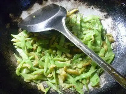 Make Squeeze and fried lentils step 9