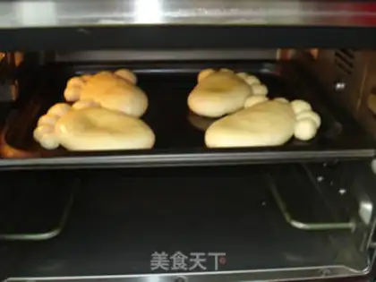 Make Little foot bread step 9