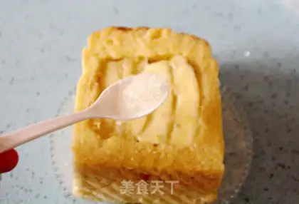 Make Diamond banana toast box step 10