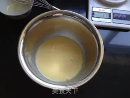Make Two-colour towel cake rolls step 2