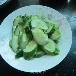 Make Shoot the cucumber step 3