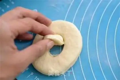 Make doughnut doughnuts step 6