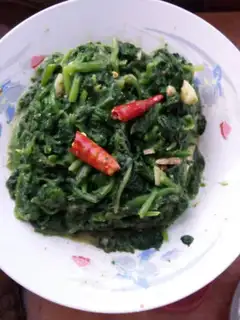 Make Garlic spinach step 2
