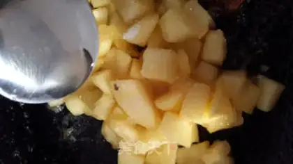 Make Six-inch apple pie step 9