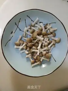 Make Shrimp and mushroom noodles step 1