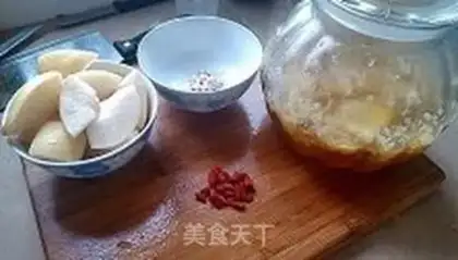 Make A honey-juice pear step 0