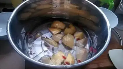 Make A honey-juice pear step 1