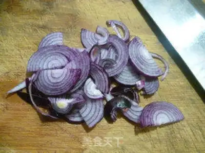 Make Scrambled onion fried eggs step 3