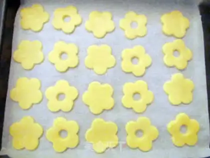 Make Blueberry bouquet with sweet cookies step 5