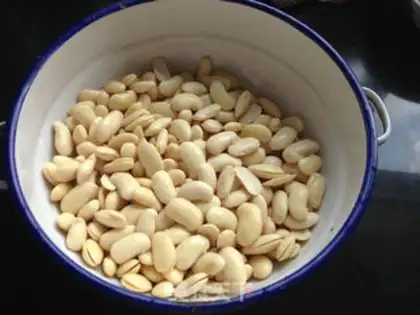 Make Cranberry bean pie step 1