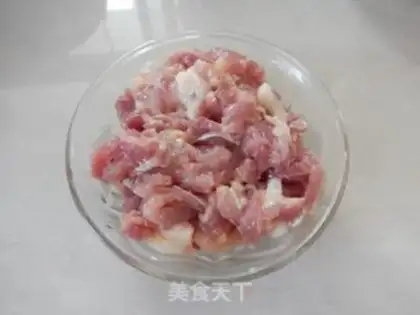 Make Pyramid fried meat step 1