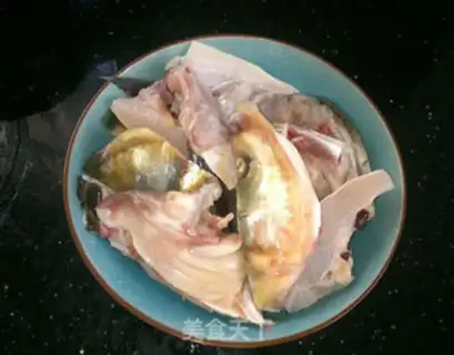 Make Plum steamed fish heads step 0