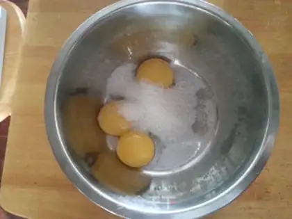 Make Paint cake rolls step 2