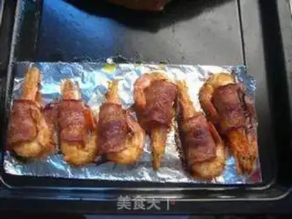 Make Roasted bacon shrimp rolls step 8