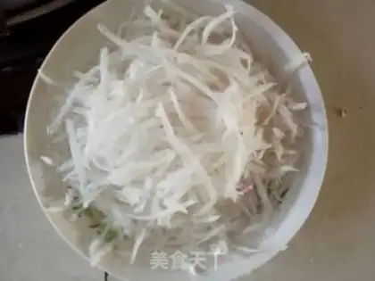 Make radish meatballs step 1