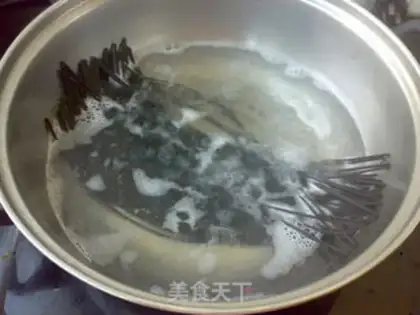 Make Curry shrimp ink noodles step 2