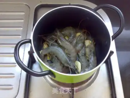 Make Curry shrimp ink noodles step 3