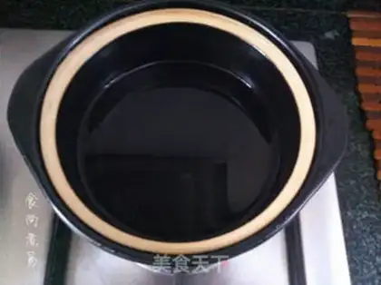 Make Scrambled eggs step 1