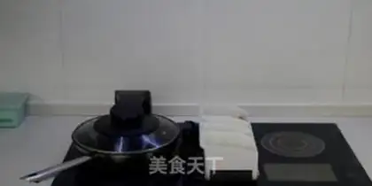 Make Tomato fried eggs step 0