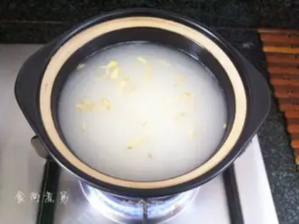 Make Scrambled eggs step 3