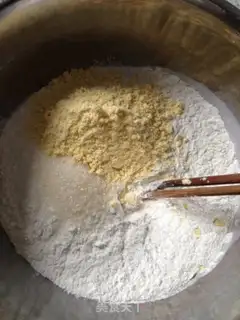 Make radish gravy step 1
