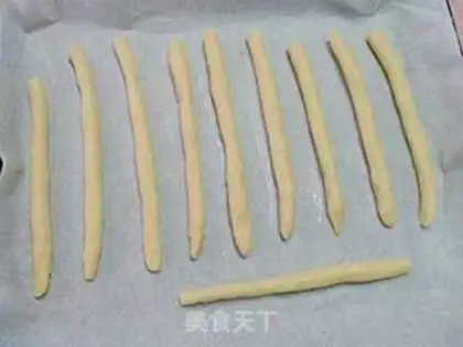 Make Witch finger crackers step 4