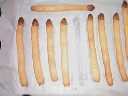 Make Witch finger crackers step 8