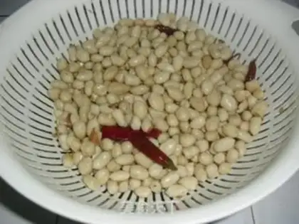 Make Spicy fried peanut rice step 2