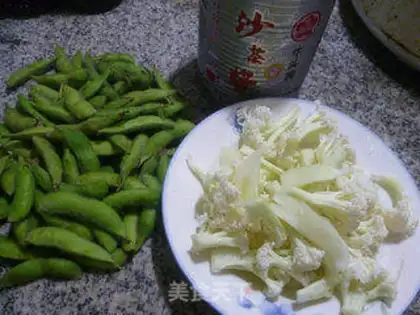 Make The salsa sauce and the soy sauce step 0