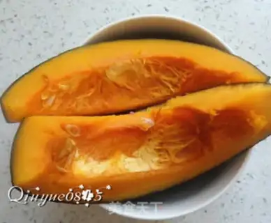 Make Pumpkin rose buns step 1