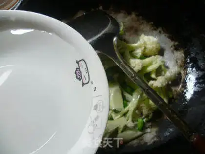 Make The salsa sauce and the soy sauce step 4