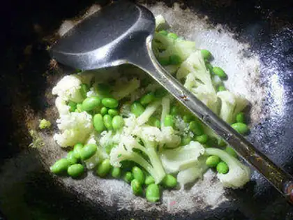 Make The salsa sauce and the soy sauce step 5