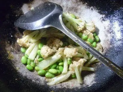 Make The salsa sauce and the soy sauce step 8