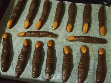 Make Witch finger crackers step 11