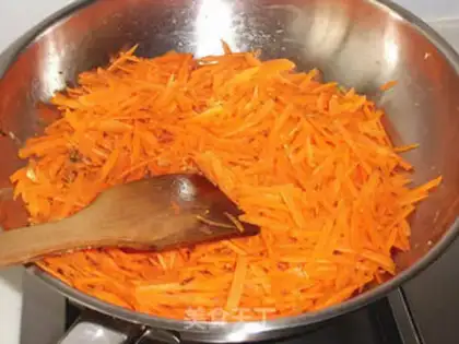 Make Carrot shrimp bag step 3