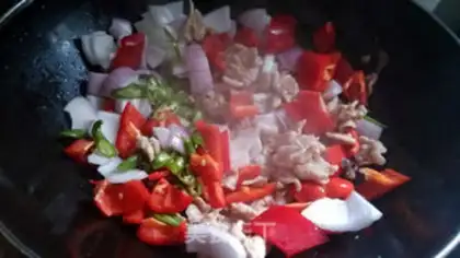 Make Sweet pepper onion fried meat step 5