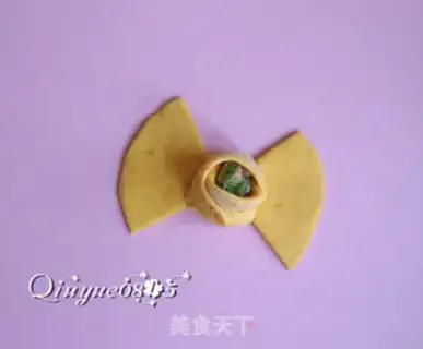 Make Pumpkin rose buns step 8