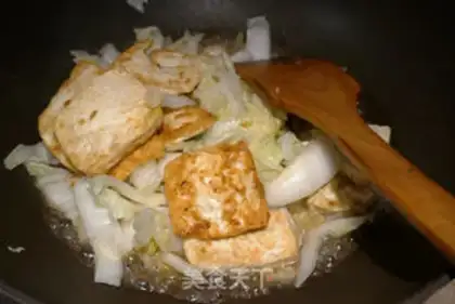Make Fresh and green cabbage with shrimp step 3
