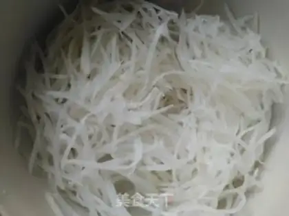 Make radish eggcake step 1