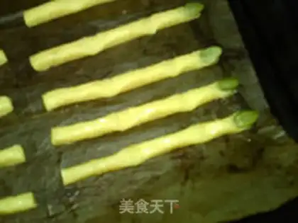 Make Green nail gold finger step 15